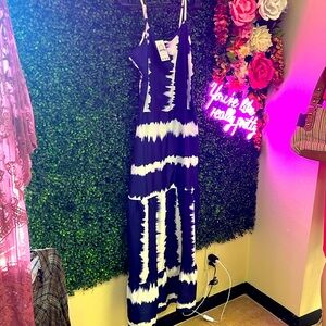 Mundefeis Dress Boutique